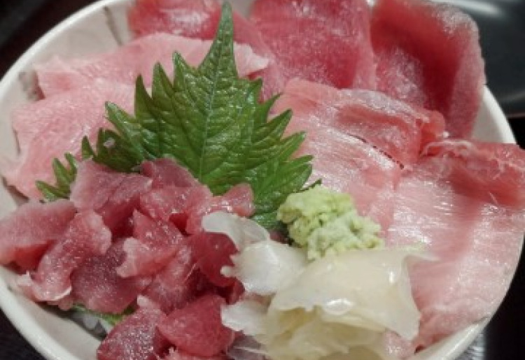 特選まぐろ丼