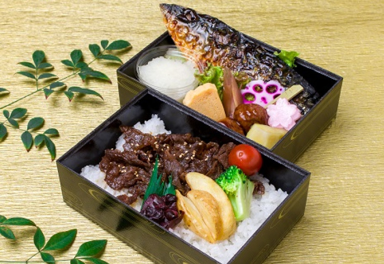 大きな鯖と牛しぐれ煮弁当(17×11.5×5㎝ 2段)